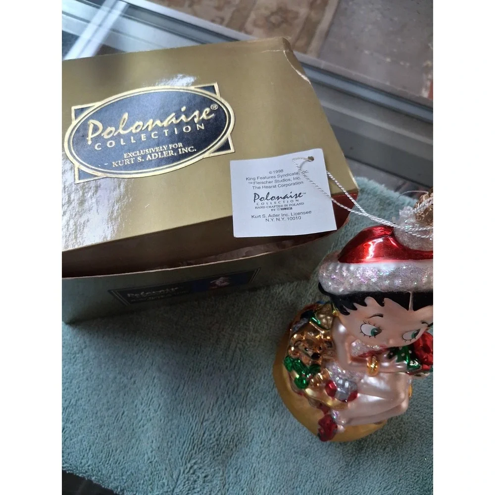 NIB Polonaise Betty Boop With Gifts Blown Glass Christmas Ornament AP1253